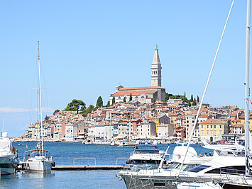 La histórica ciudad de Rovinj en Istrien, muy cerca de las bases de chárter de Yates Europa en Istria, Croacia