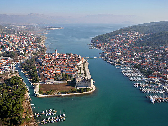 2 charter bases in Trogir and Split (Croatia, Dalmatia) with well-maintained yachts from Yates Europa 